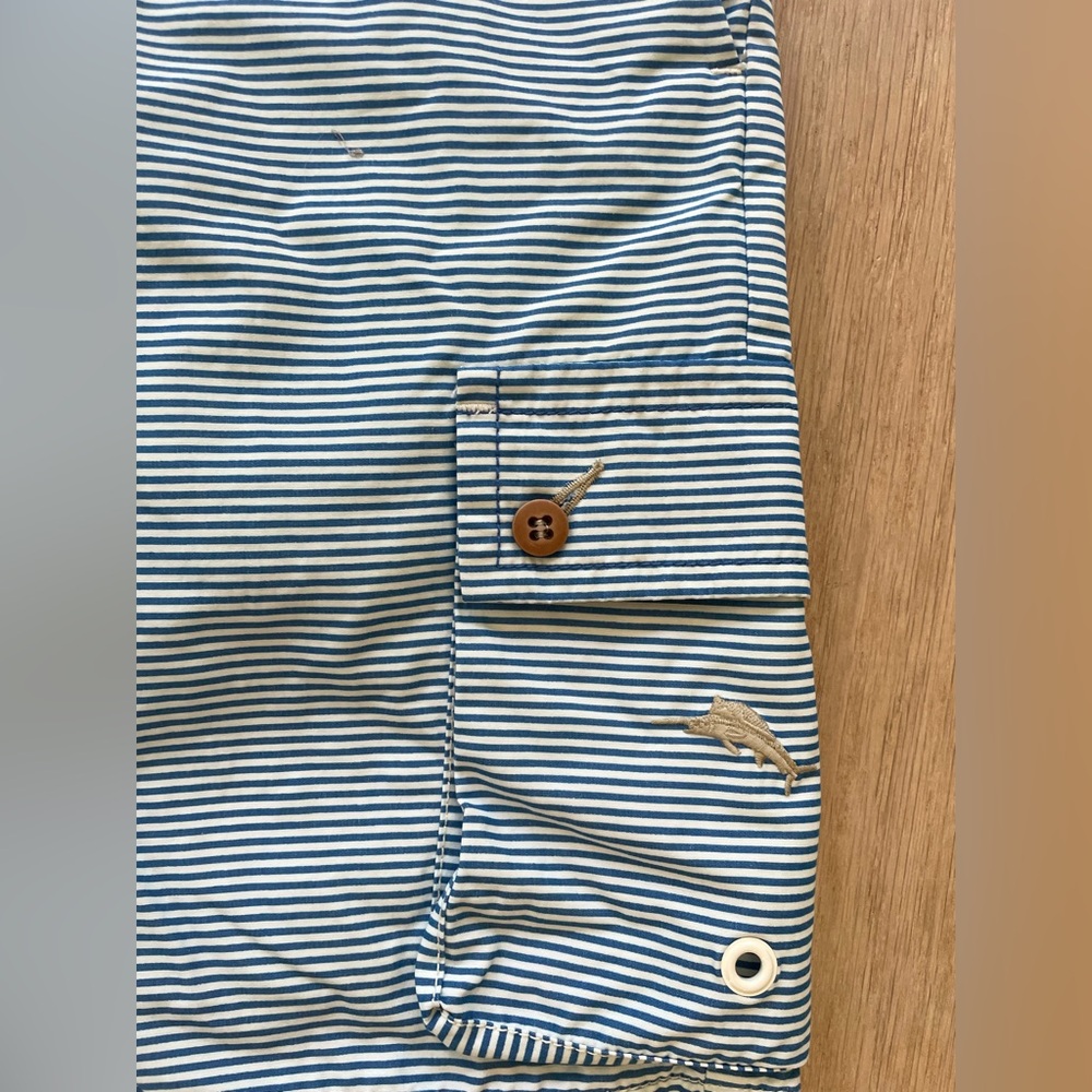 Tommy Bahama striped white and blue shorts - size 34 - Picture 2 of 7